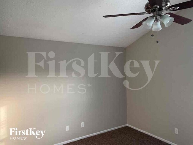 Foto del edificio - 7272 Moonbay Ct