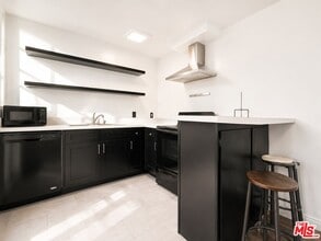 Building Photo - 12014 Kling St