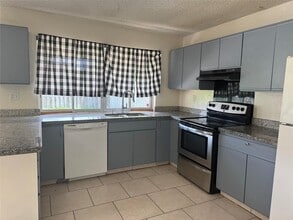Building Photo - 9651 Sunset Strip