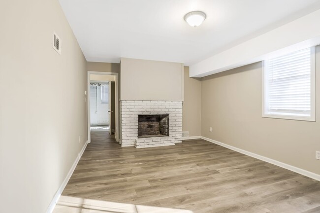 Building Photo - 2416 Dodson Dr