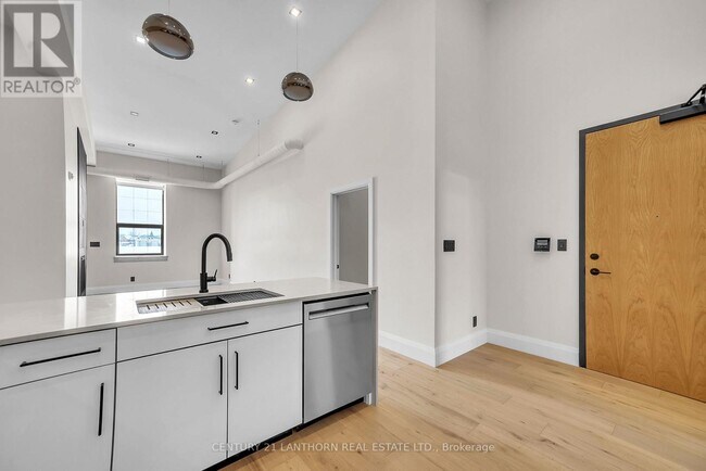 Photo du bâtiment - 38 Front St