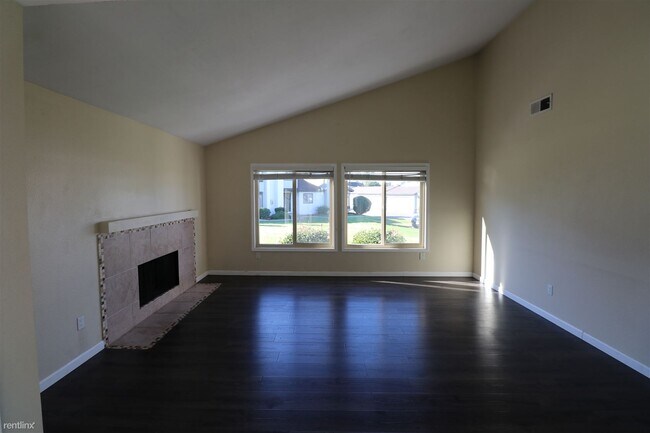 Foto del edificio - 2 br, 1 bath Condo - 762 Picador Boulevard