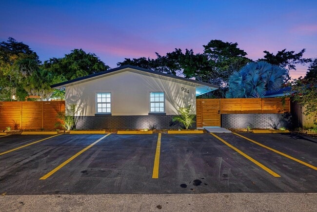 Building Photo - 934 NW 4th Ave