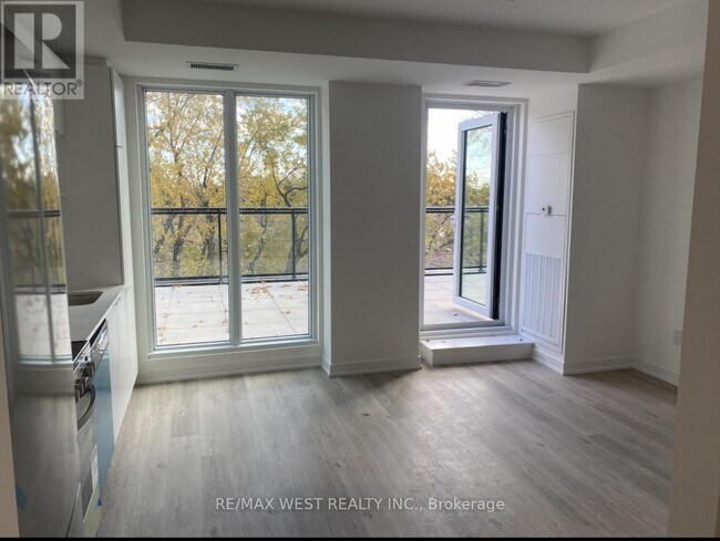 Photo du bâtiment - 4569 Kingston Rd