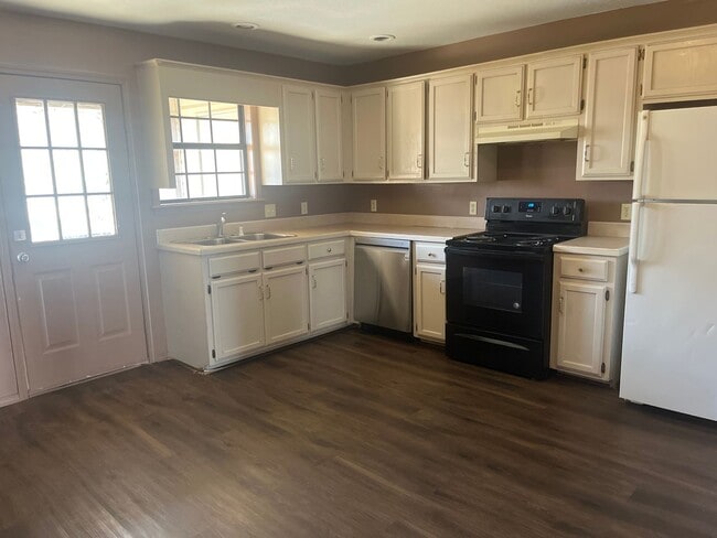 Foto del edificio - 317 W 16th Ct