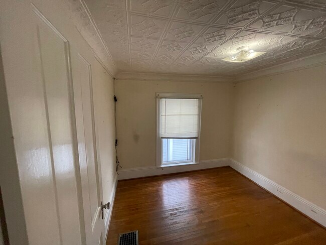 Foto del edificio - 411 W Sullivan St