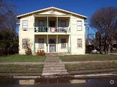 Building Photo - 723 Camden St