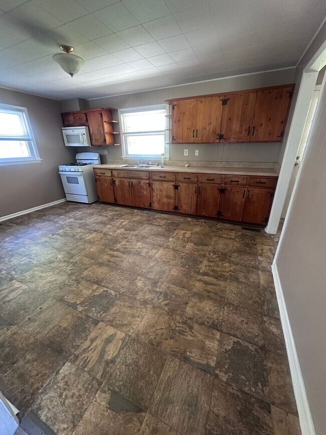 Foto del edificio - 3 bed- 2 bath home