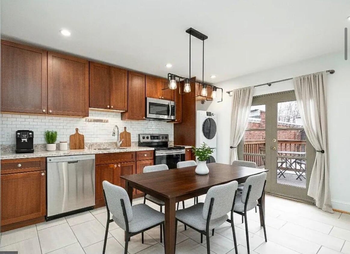 Photo - 1717 Green St (Philadelphia, PA)