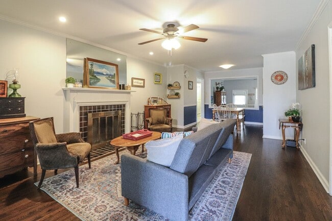 Building Photo - Nice Midtown Bungalow