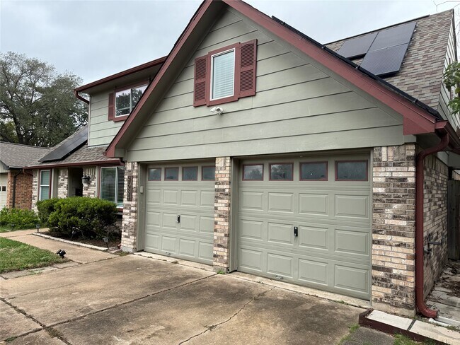 Foto del edificio - 9634 Rockhurst Dr