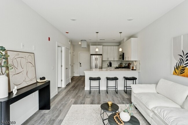 Foto del edificio - 140 W Webster Ave