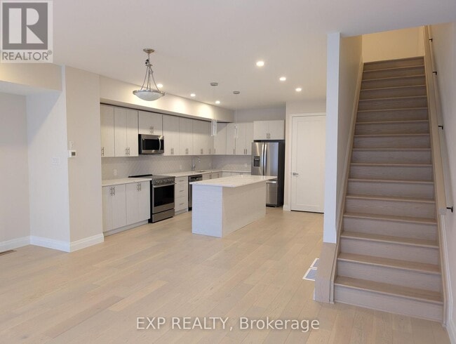 Building Photo - 812 Star Private