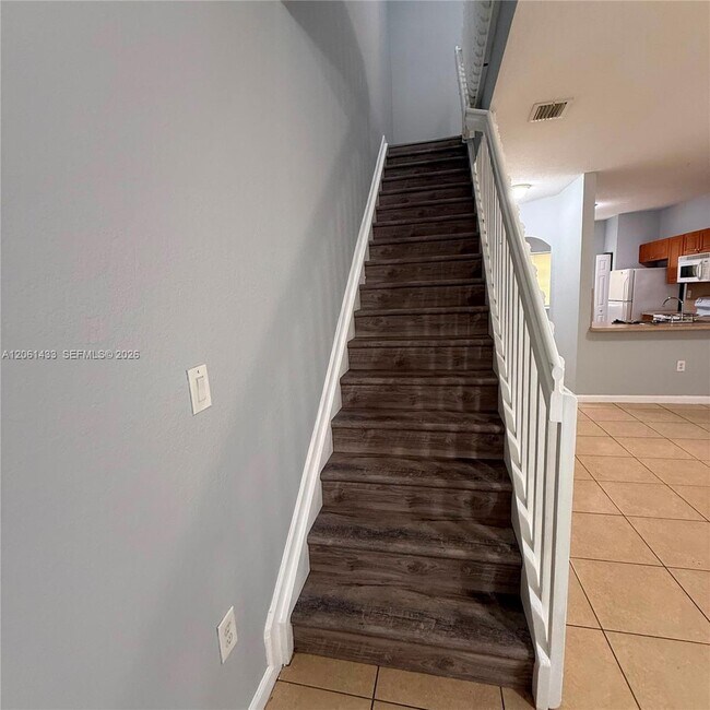 Foto del edificio - 8811 S Isles Cir