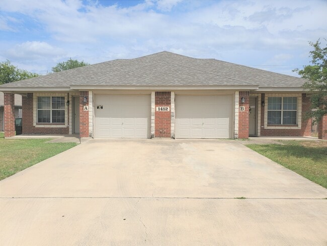 Building Photo - 1412 Van Zanten Ct