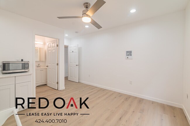 Foto del edificio - Charming Bachelor Unit with a Minifridge, ...