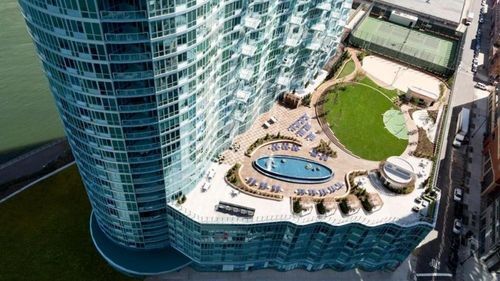 Foto del edificio - 4720 Center Blvd