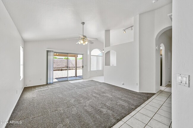 Building Photo - 8366 W Bluefield Ave