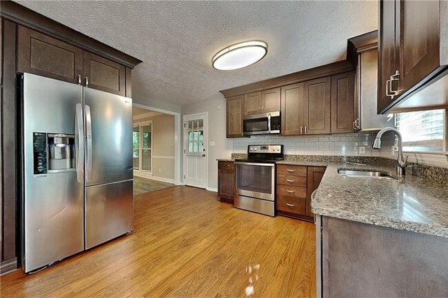 Building Photo - 2798 Colony Cir