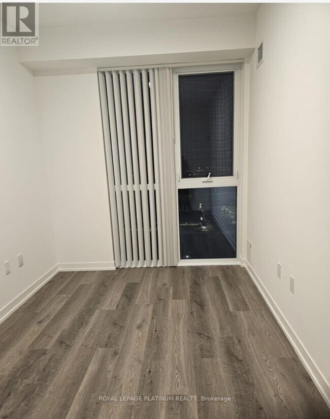 Photo du bâtiment - 8 Interchange Wy