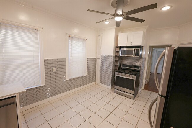 Foto del edificio - 369 Savin Hill Ave