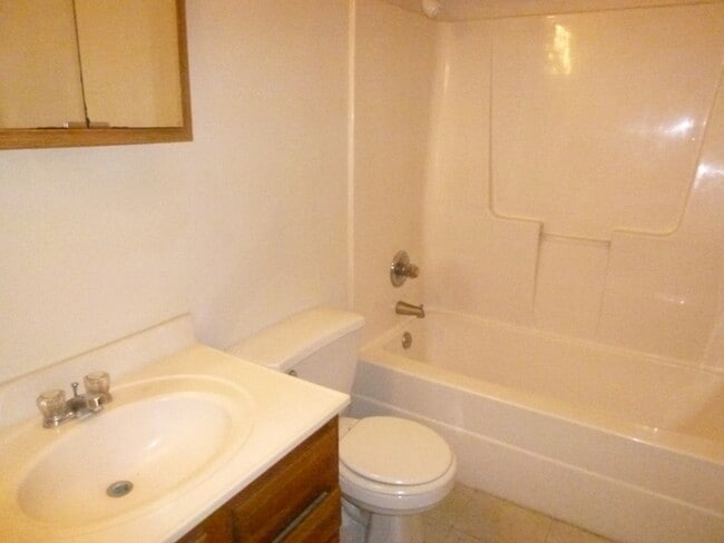 Foto del edificio - 2 Bedroom Duplex on North Side
