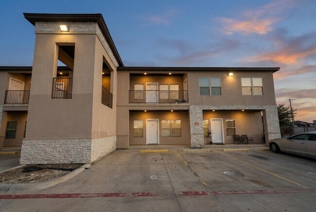 Building Photo - 5601 Cuenca Dr
