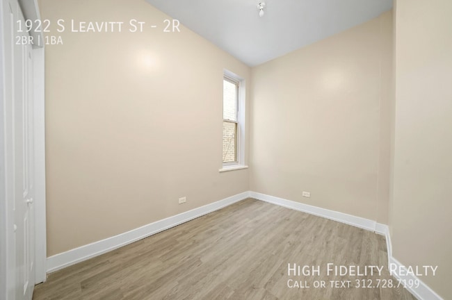 Building Photo - 1922 S Leavitt St