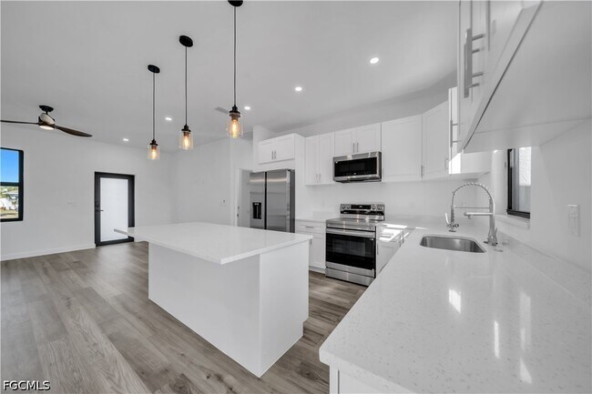 Foto del edificio - 1924 NE 33rd Ln