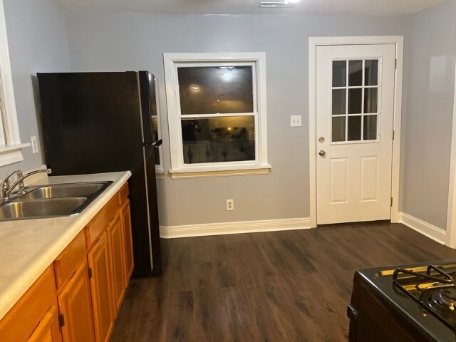 Foto del edificio - 1462 S Brook St