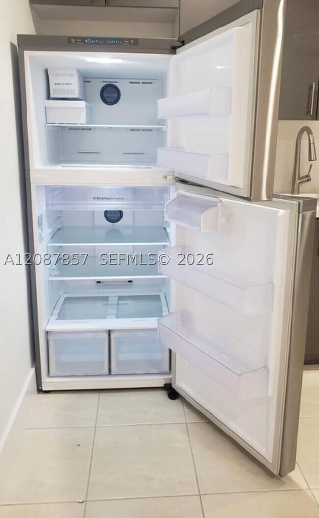Foto del edificio - 3766 SW 27th St