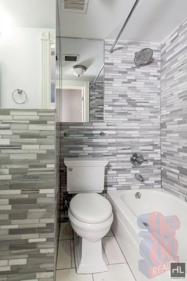 Building Photo - W 14TH ST.