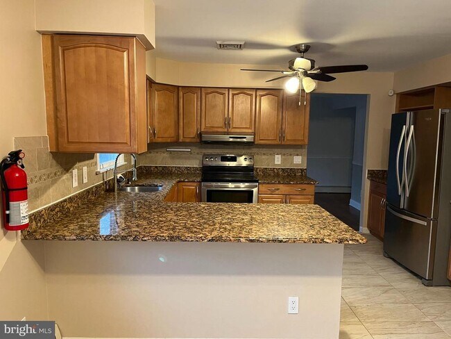 Foto del edificio - 125 Davis Ave