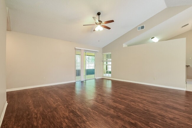 Building Photo - 711 White River Dr
