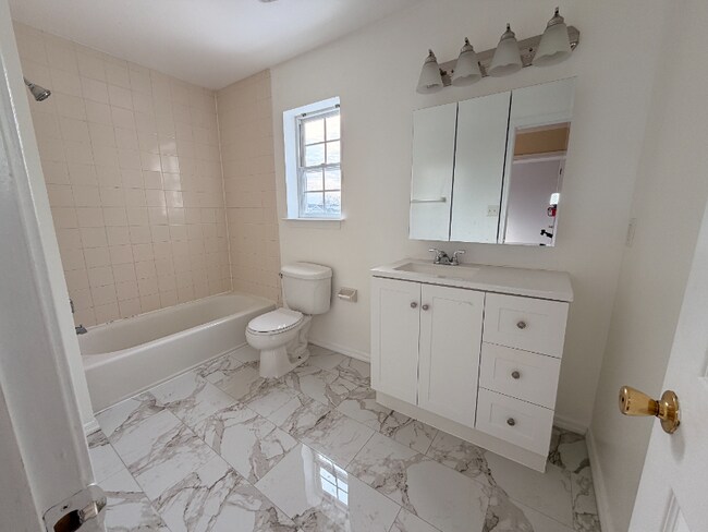 Foto del edificio - 219 Mary Lou Ave