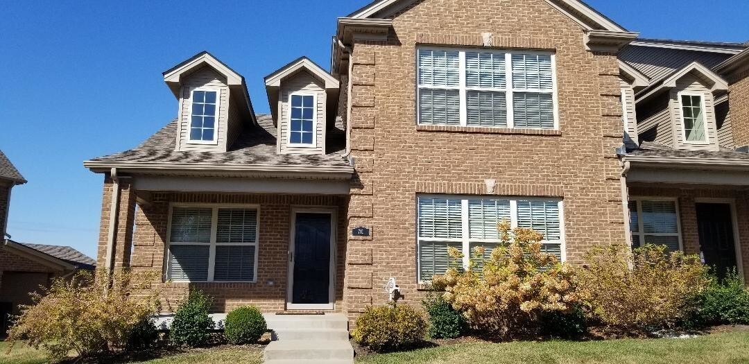 Foto principal - 711 Newtown Springs Dr