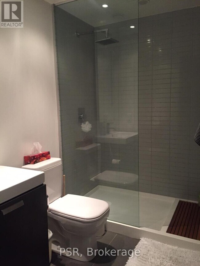 Photo du bâtiment - 625-629-629 King St W