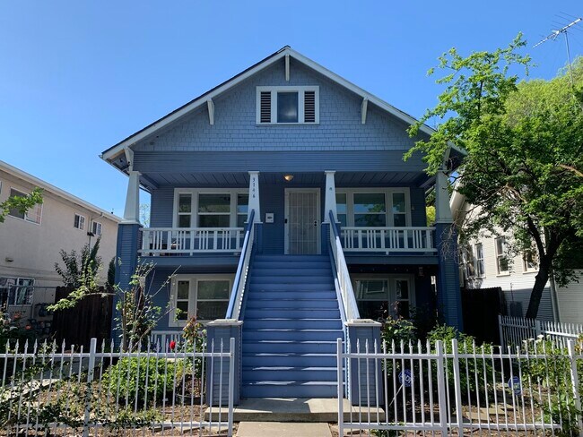 Front - 3146 2nd Ave