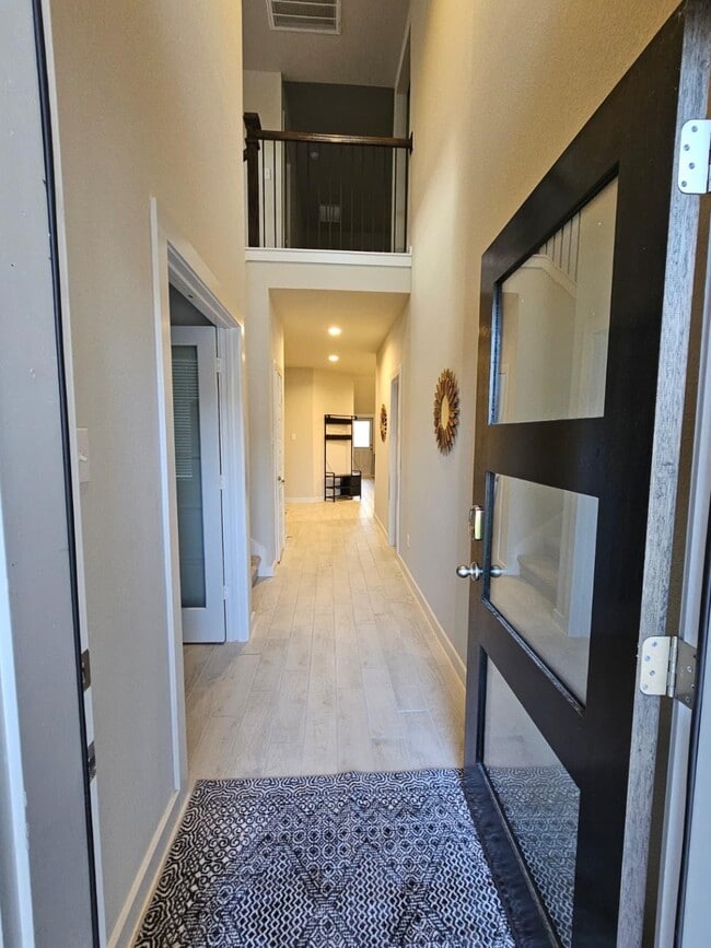 Foto del edificio - 5639 Silverleaf Oak Ln