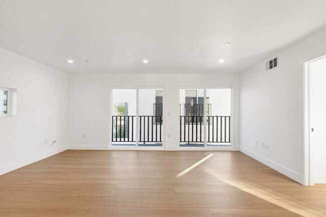 Foto del edificio - 828 N Detroit St