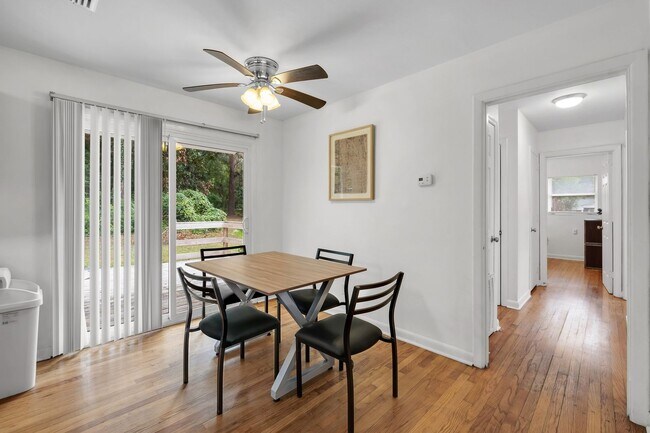 Building Photo - Beautiful 4 Bedroom House Available this F...