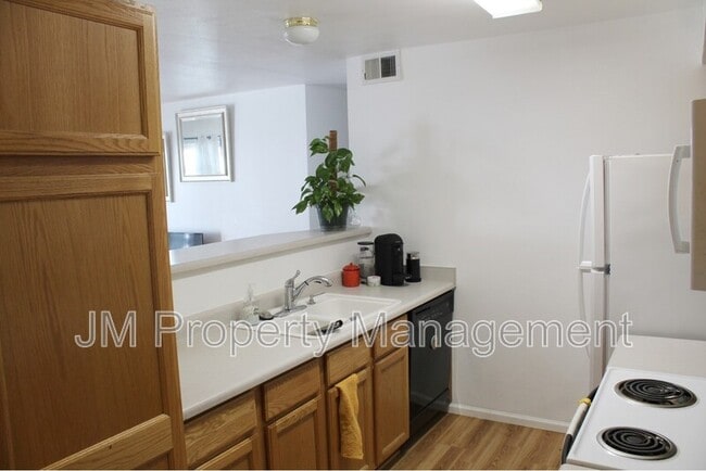Building Photo - 10784 W 63rd Pl