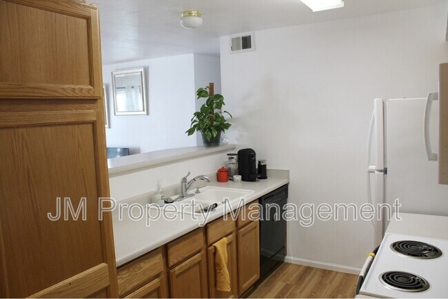 Foto del edificio - 10784 W 63rd Pl