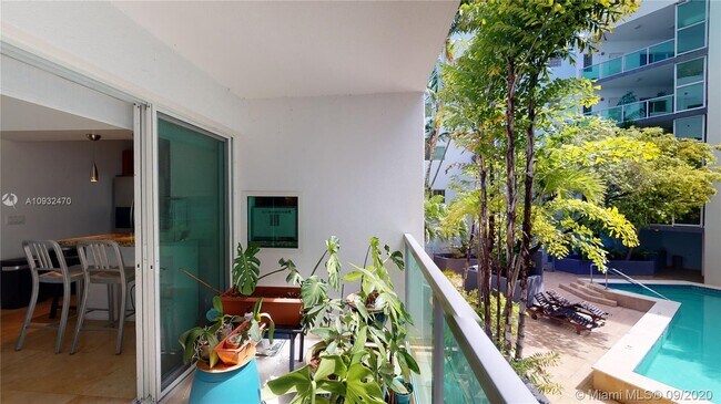 Building Photo - 2699  Tigertail Ave 24 Miami Fl 33133