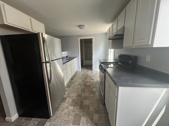 Foto del edificio - Large one bedroom, updated in the heart of Somersworth!