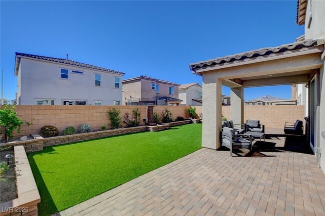 Building Photo - 871 Benning St