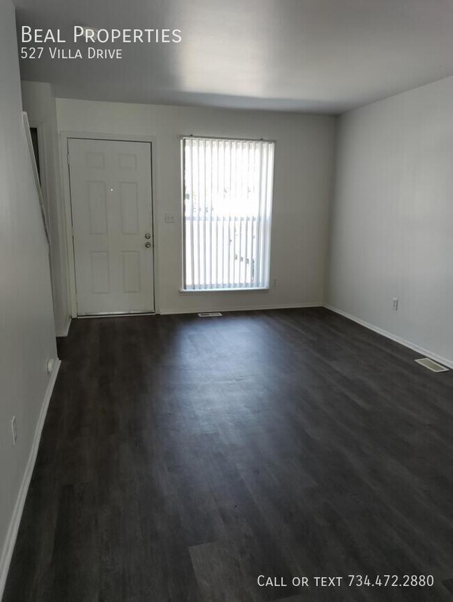 Building Photo - 527 Villa Dr