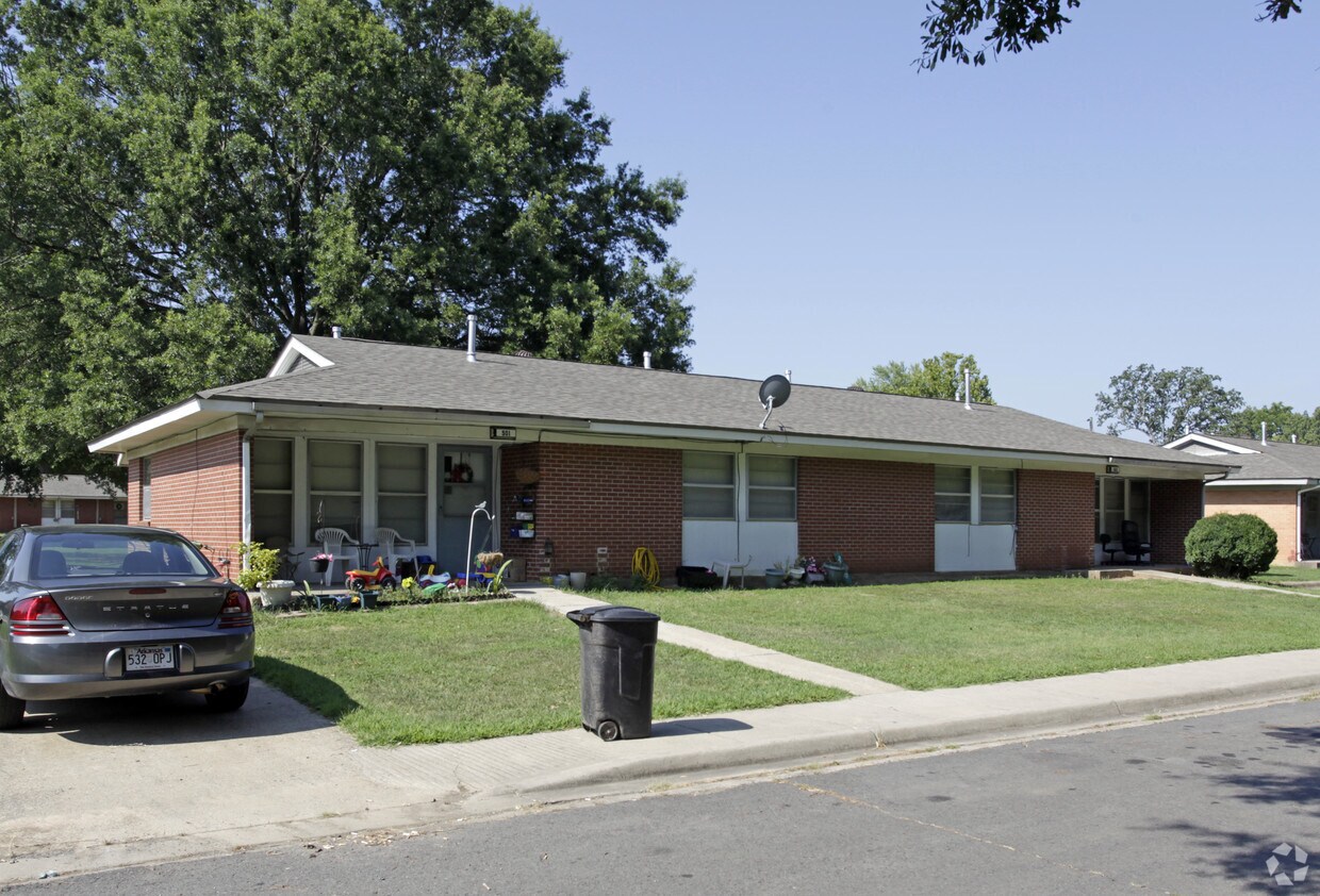 Primary Photo - 500 N Galloway St