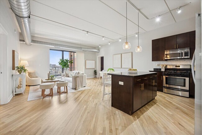 Foto del edificio - 3125 W Fullerton Ave