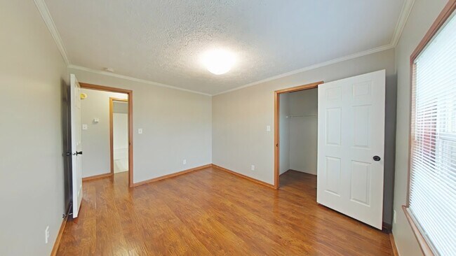 Foto del edificio - 3090 Joslyn Rd